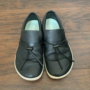 Vivobarefoot Women’s Ra Slip On Leather - Black